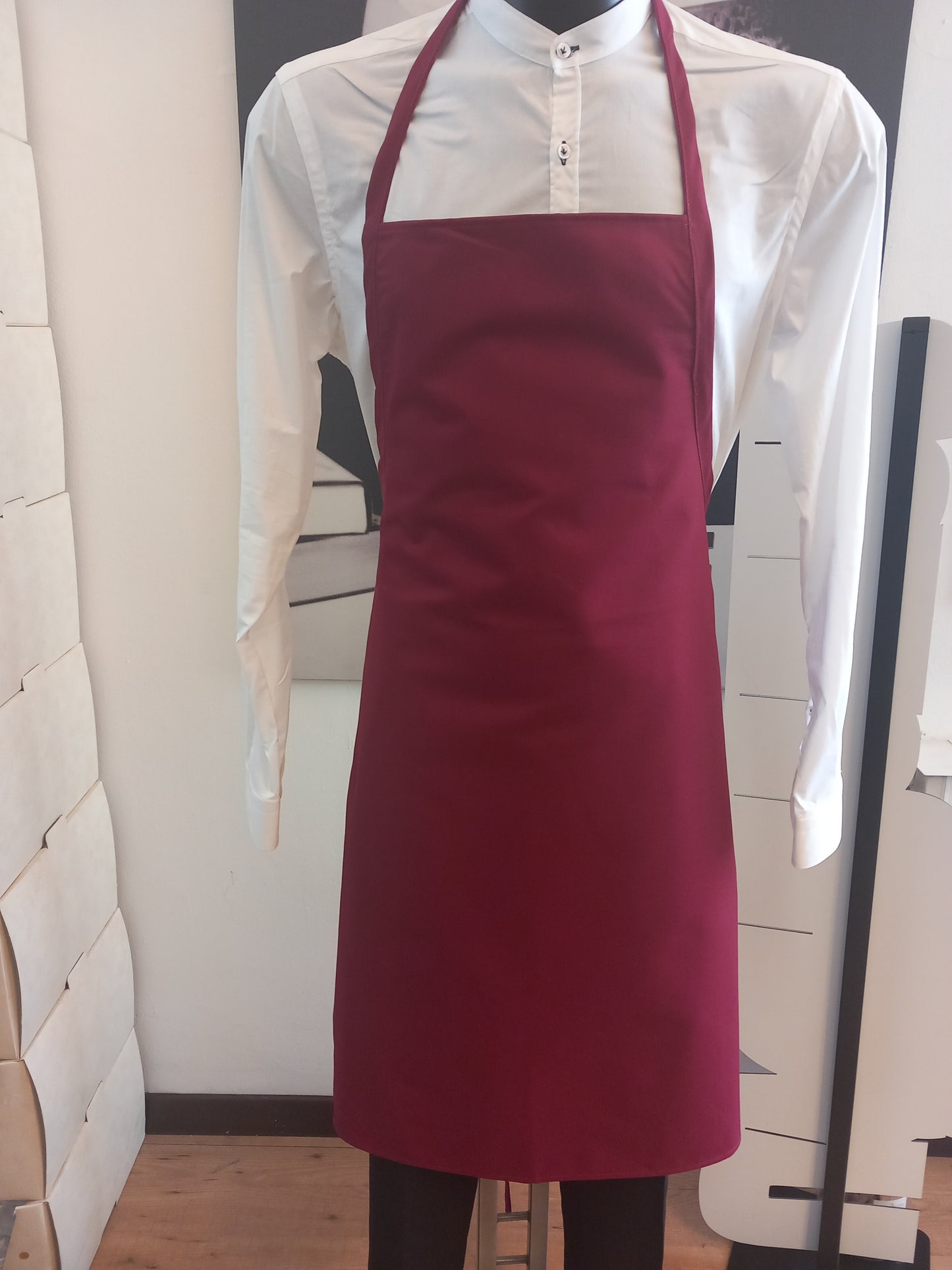 grembiule a pettorina bordeaux sala