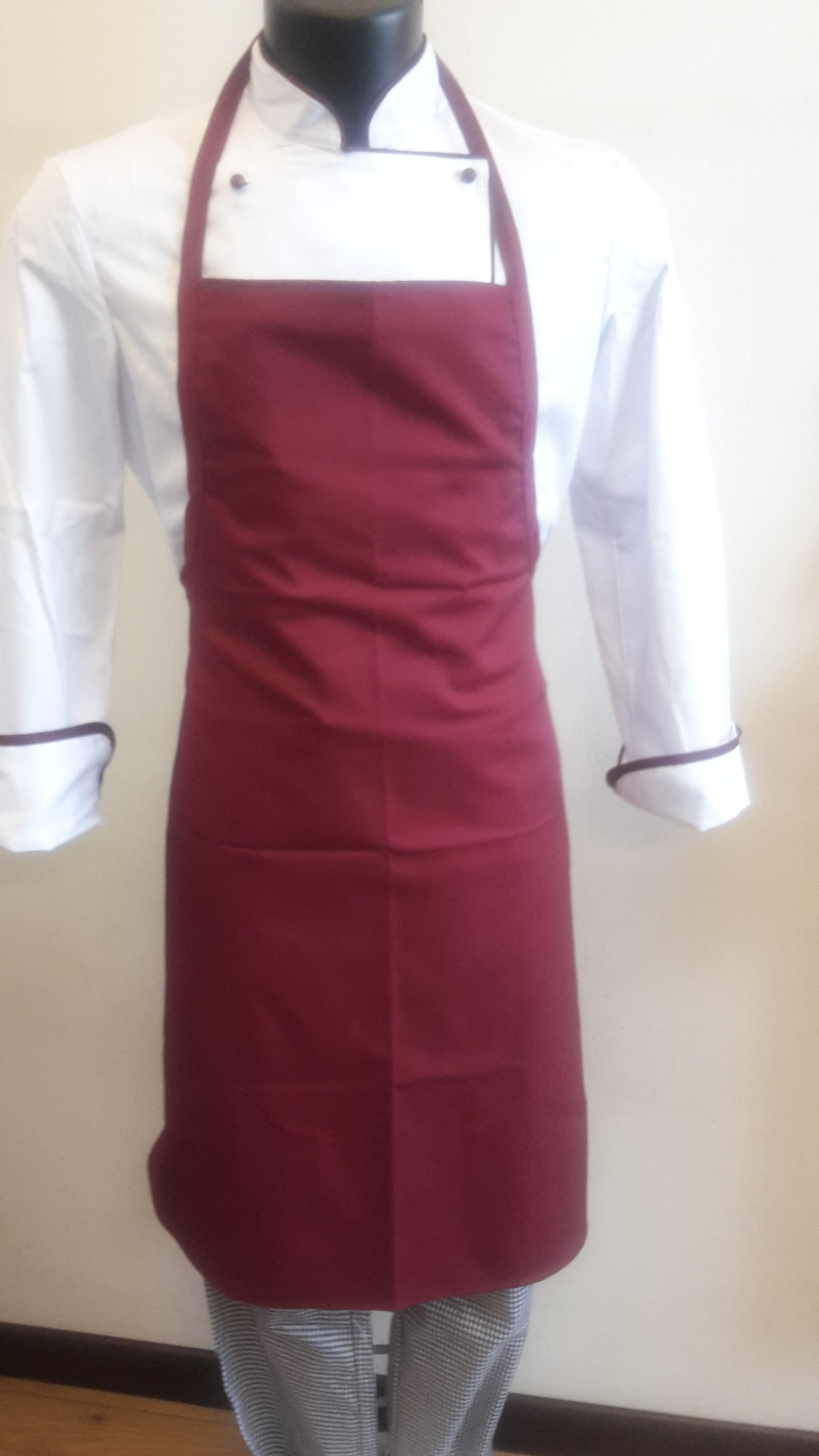 grembiule a pettorina bordeaux